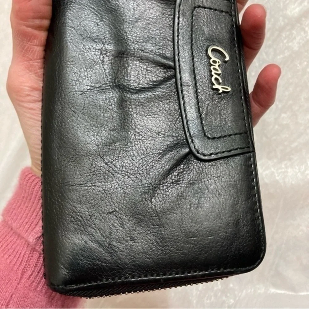 Coach scuffs indentations